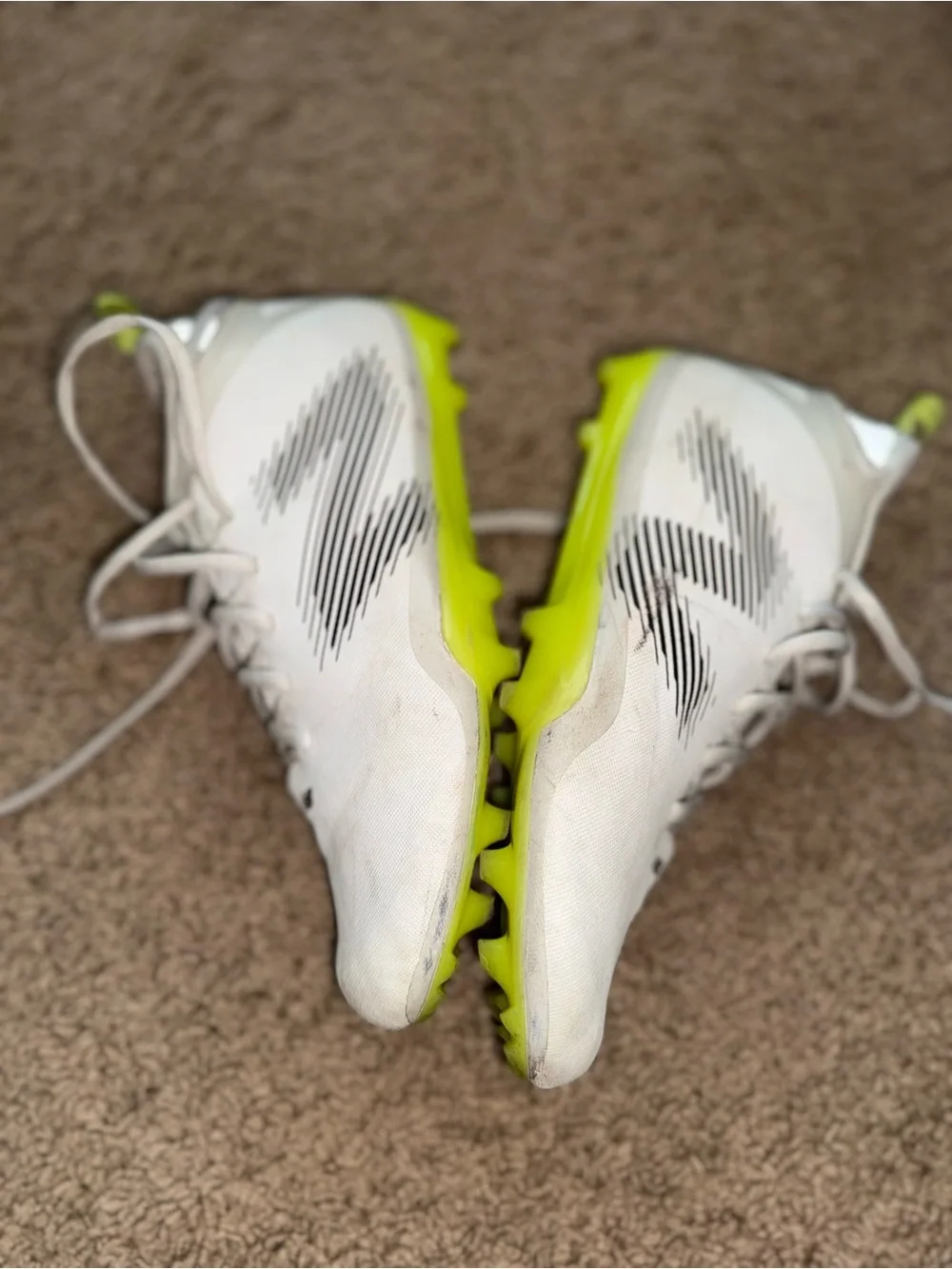 New Balance Kids White and Neon Yellow Mid Lacrosse Cleats Rush v4 Mid size 7